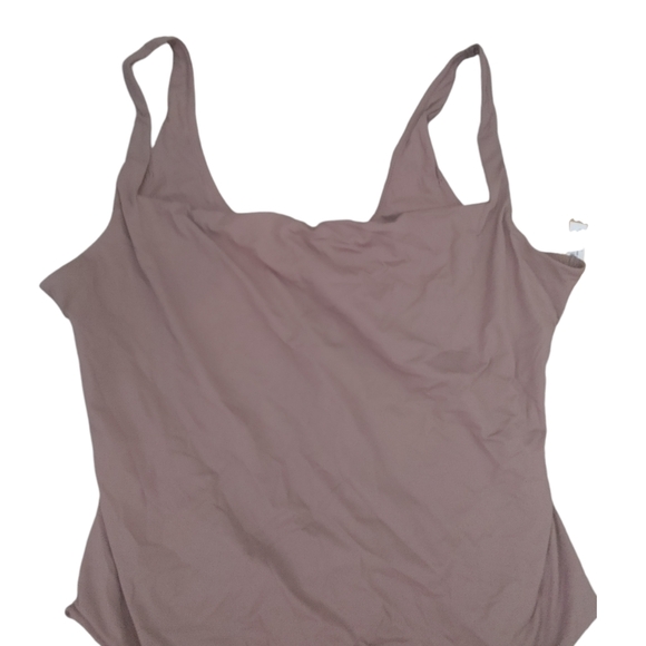 SKIMS Square Neck Thong Bodysuit - Picture 10 of 11